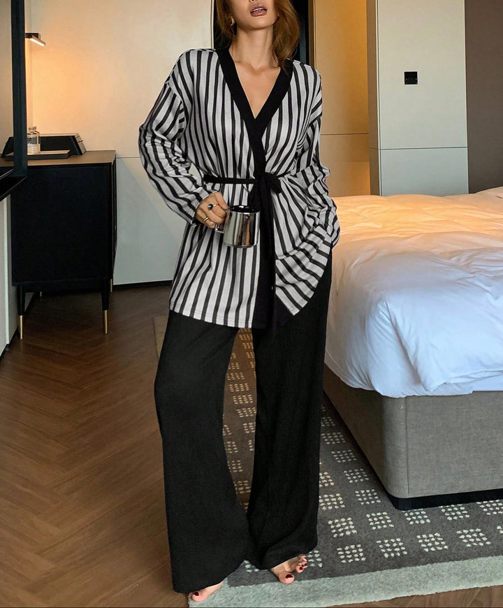 Compleu pijamale SHEIN, mix culori