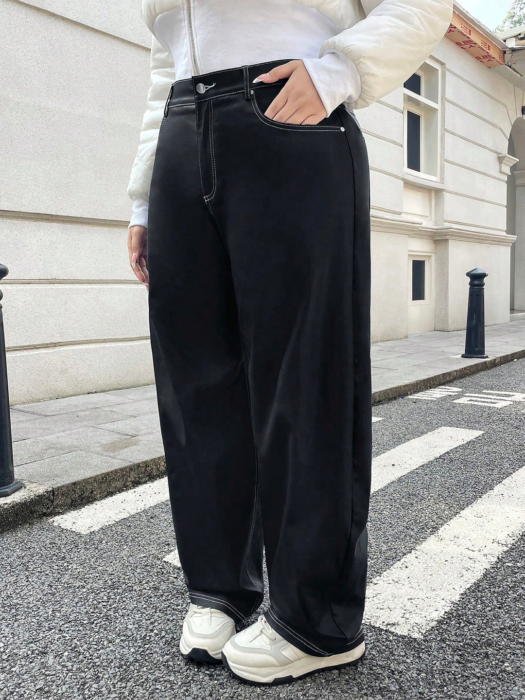 Pantaloni SHEIN, negru