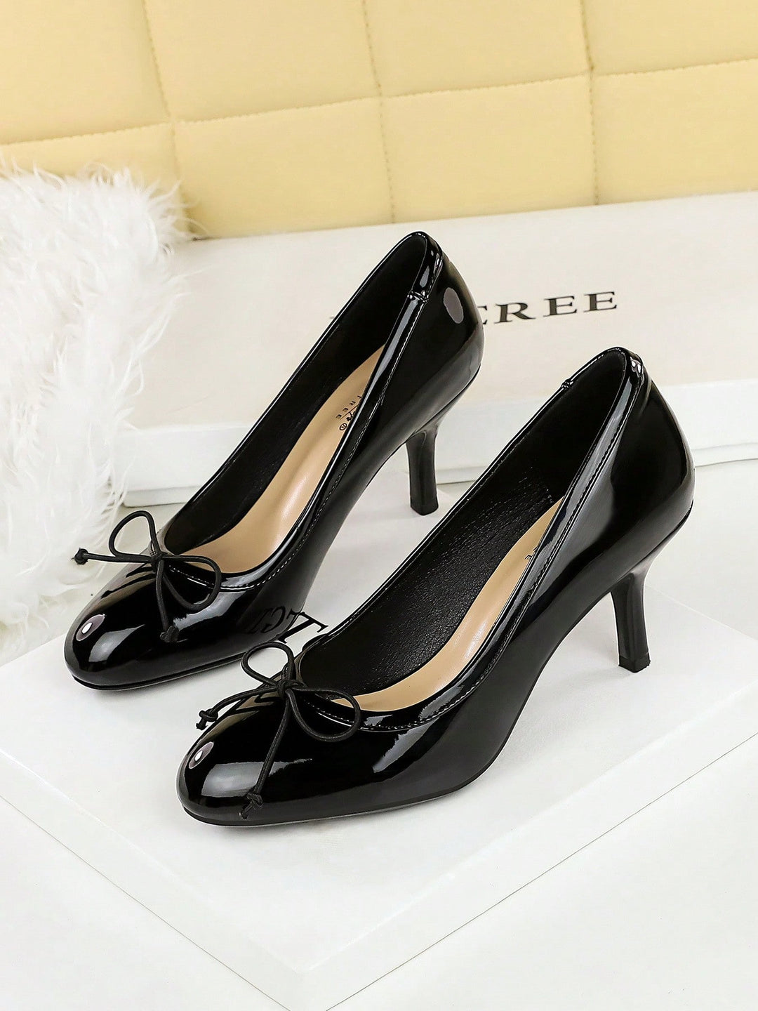 Pantofi cu toc SHEIN, negru