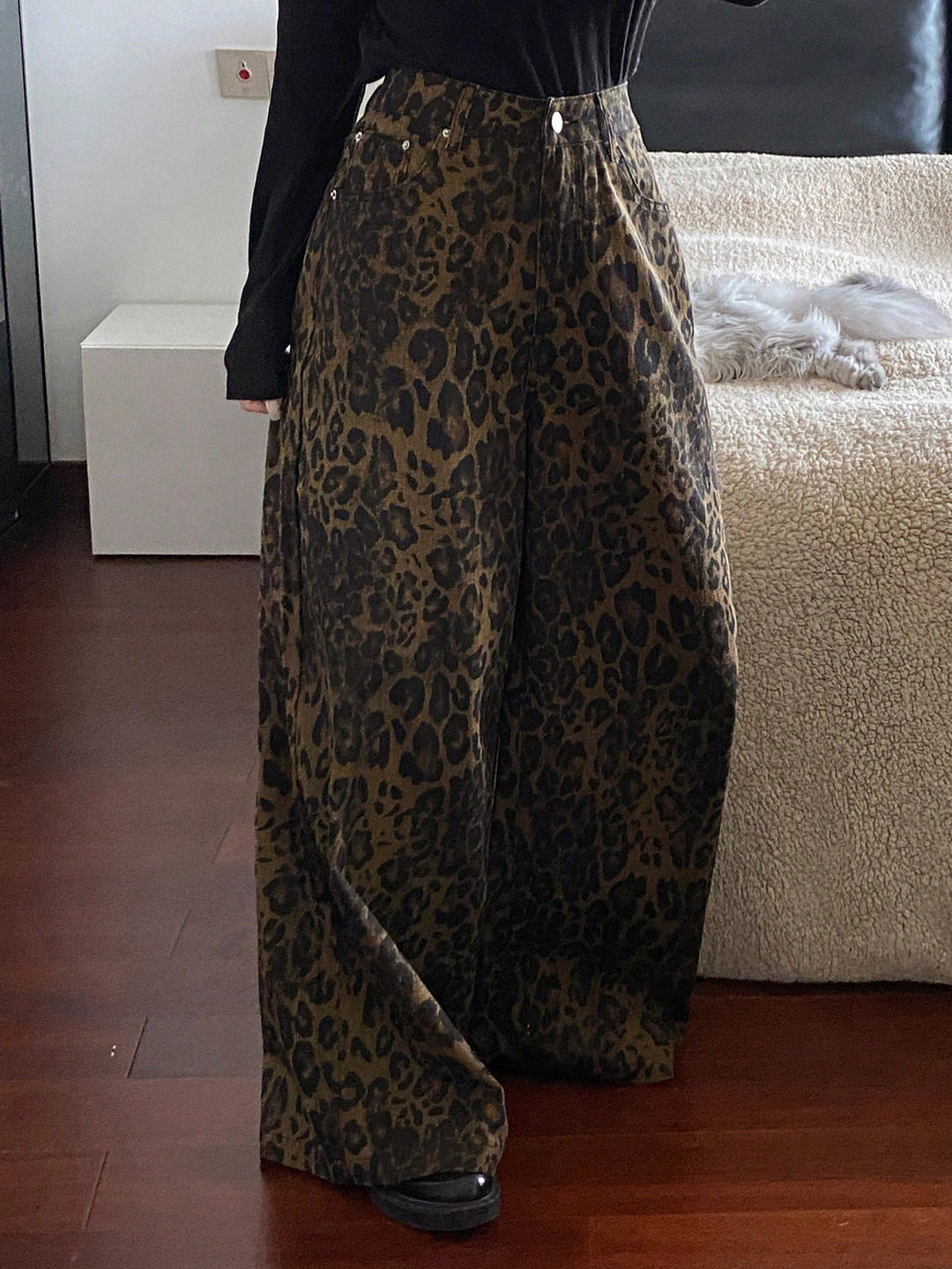 Pantaloni scurți SHEIN, maro