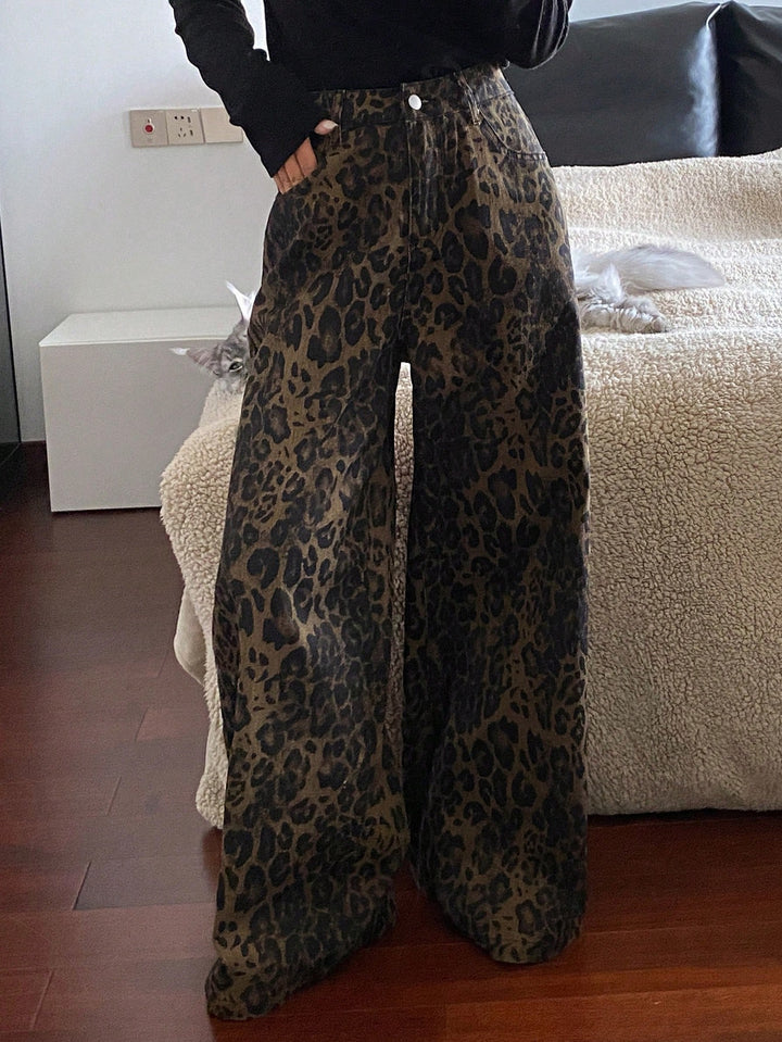 Pantaloni scurți SHEIN, maro
