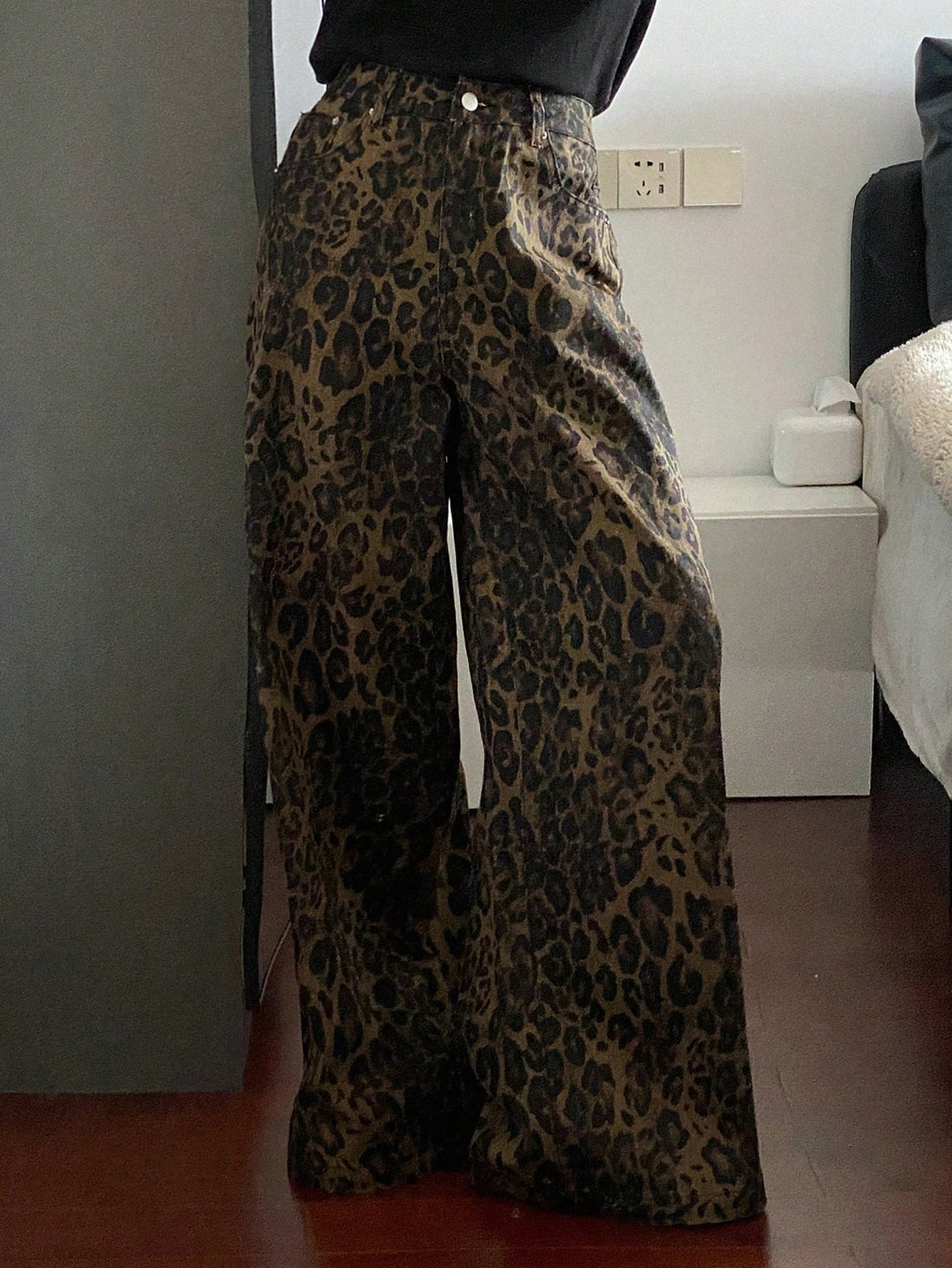 Pantaloni scurți SHEIN, maro