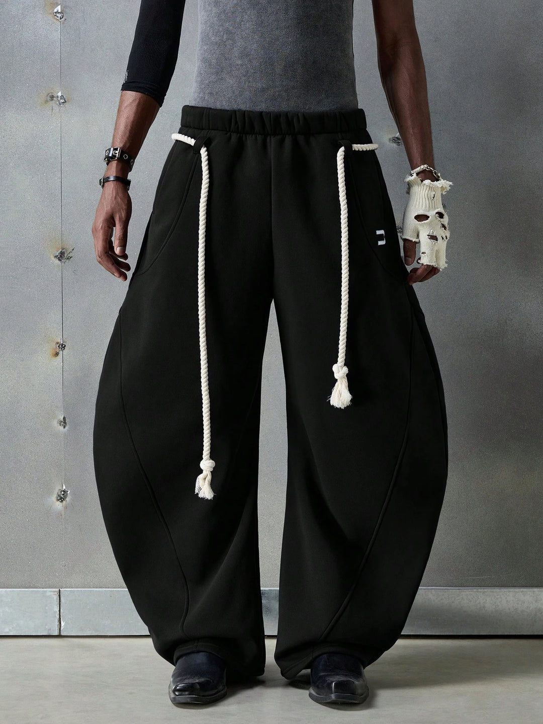 Pantaloni de trening SHEIN, negru