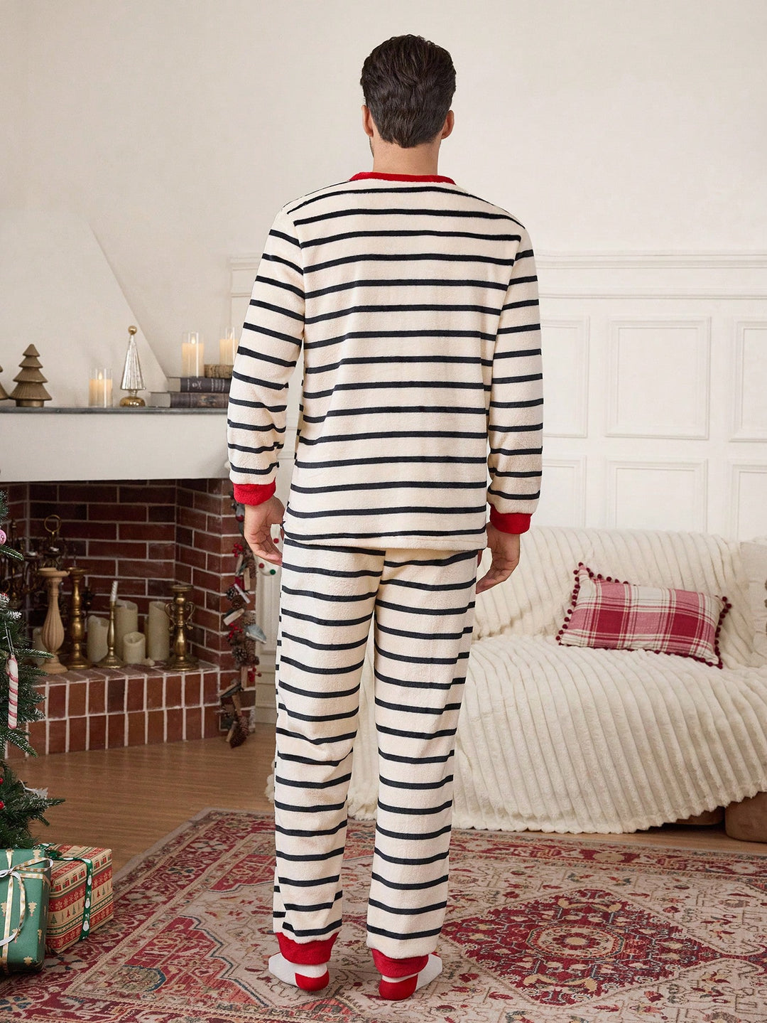 Compleu pijamale SHEIN, mix culori