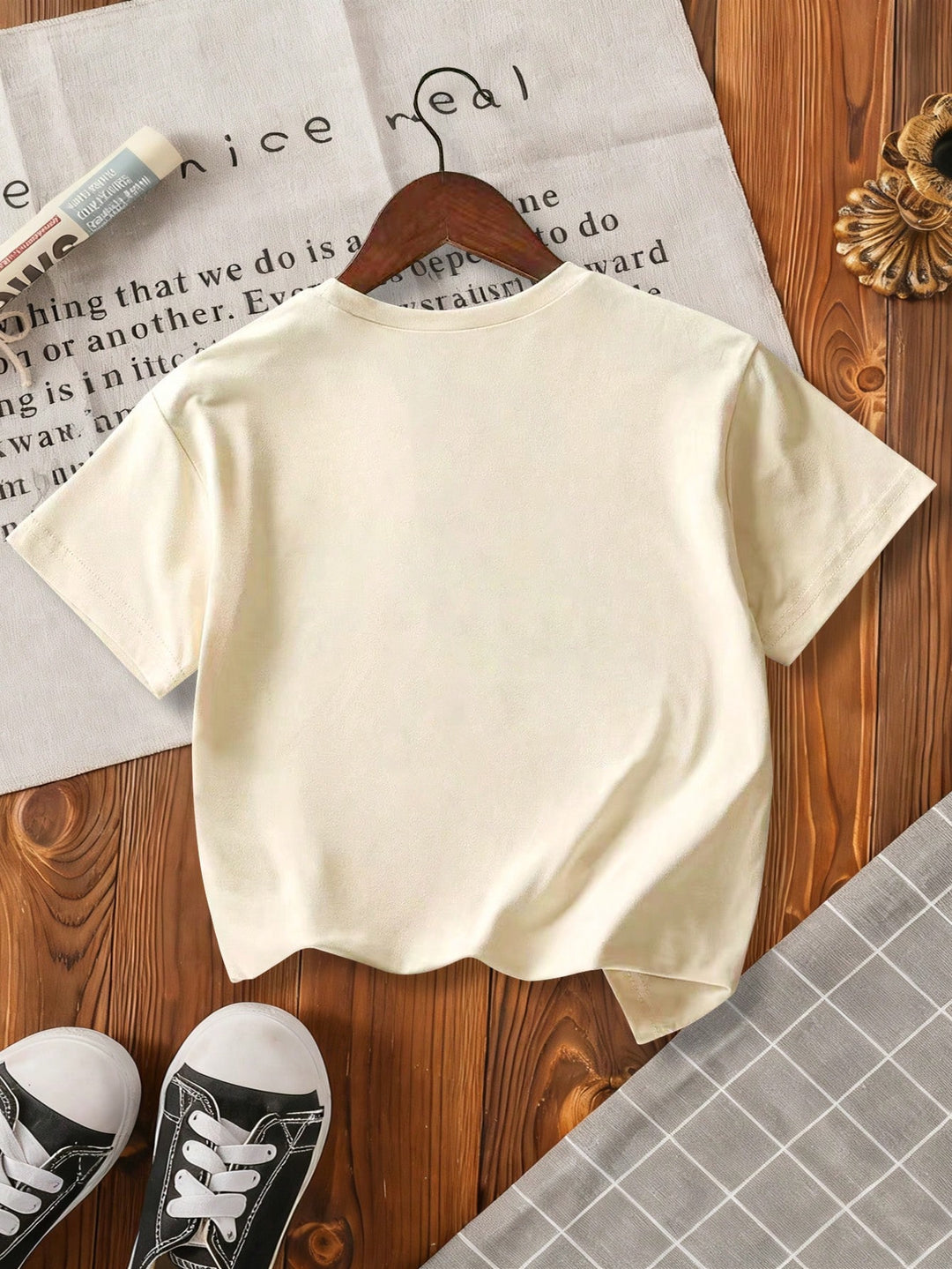 Tricou SHEIN, crem