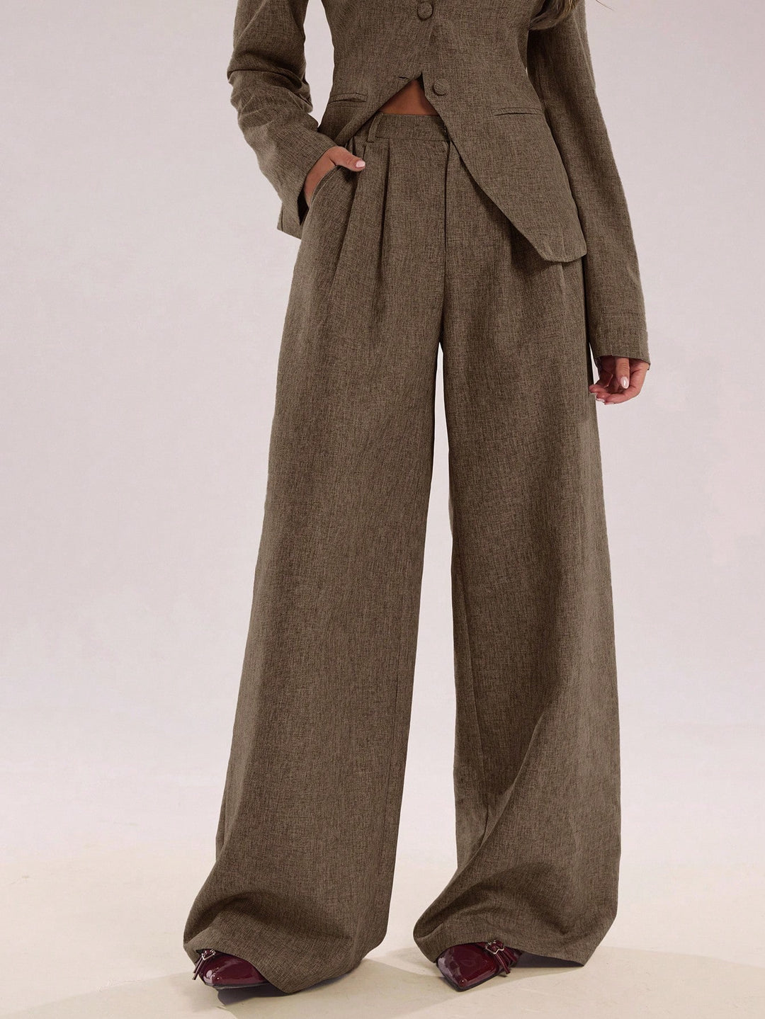 Pantalon SHEIN, maro