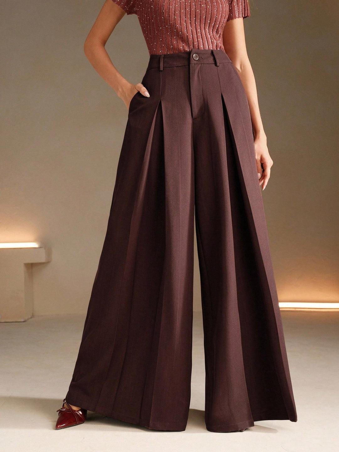 Pantalon SHEIN, maro