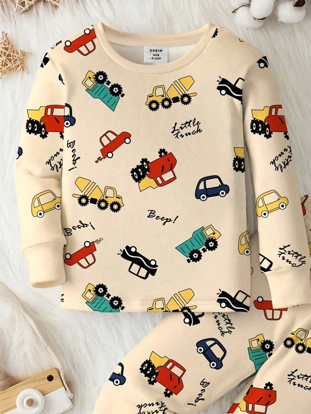 Compleu pijamale SHEIN, crem