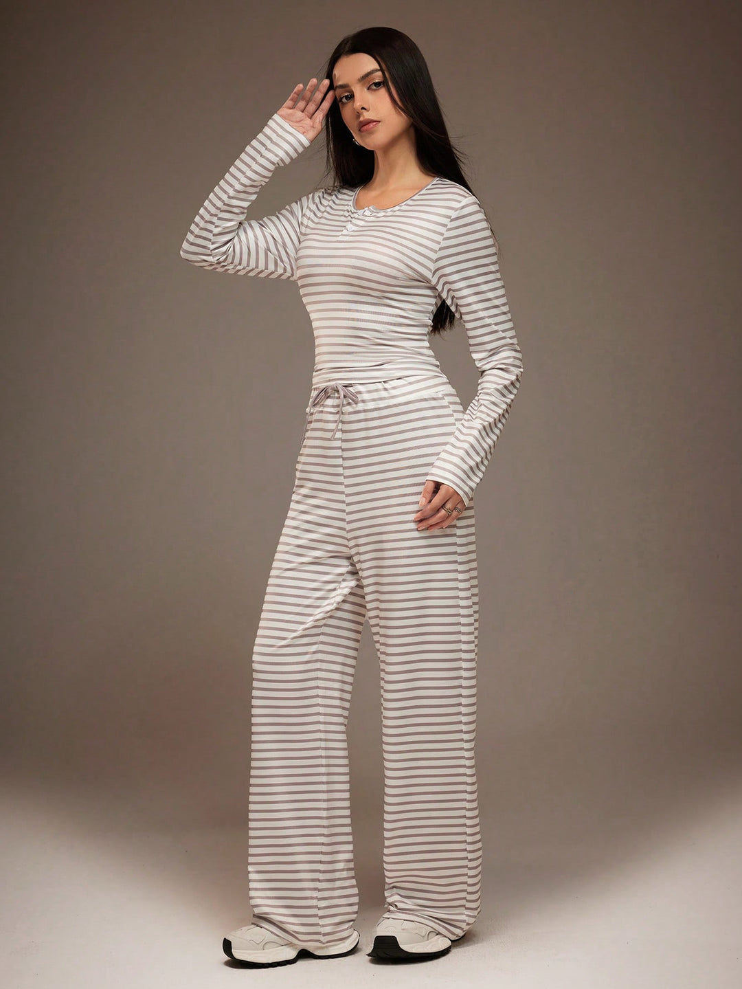 Set de tricou și pantaloni SHEIN, mix culori