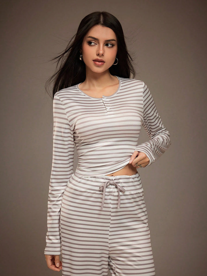 Set de tricou și pantaloni SHEIN, mix culori