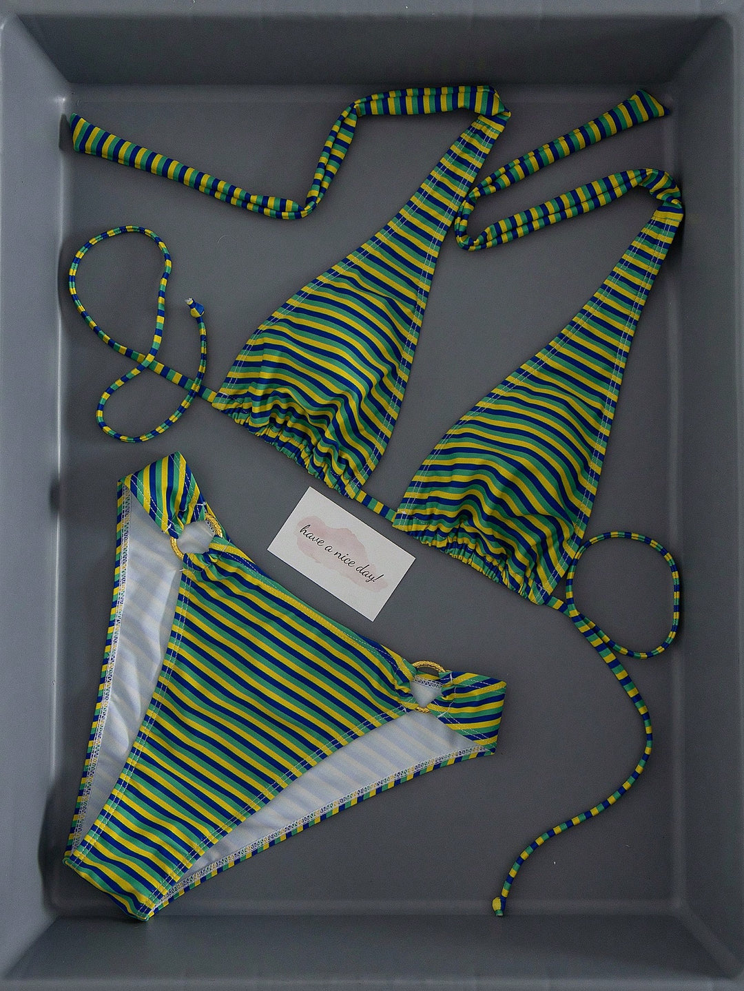 Set bikini SHEIN, mix culori