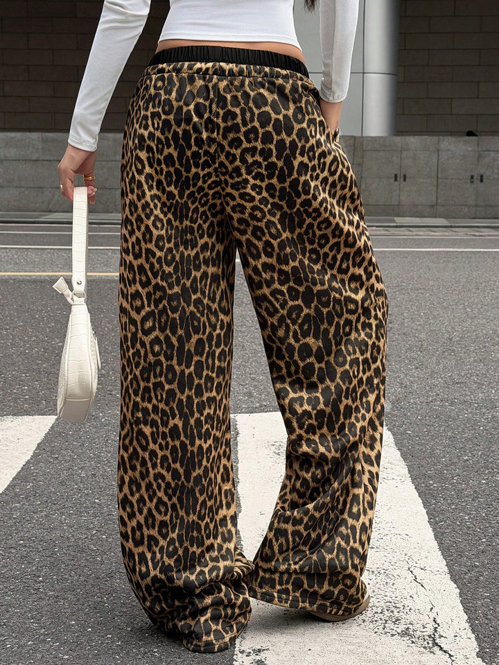 Pantaloni SHEIN, maro