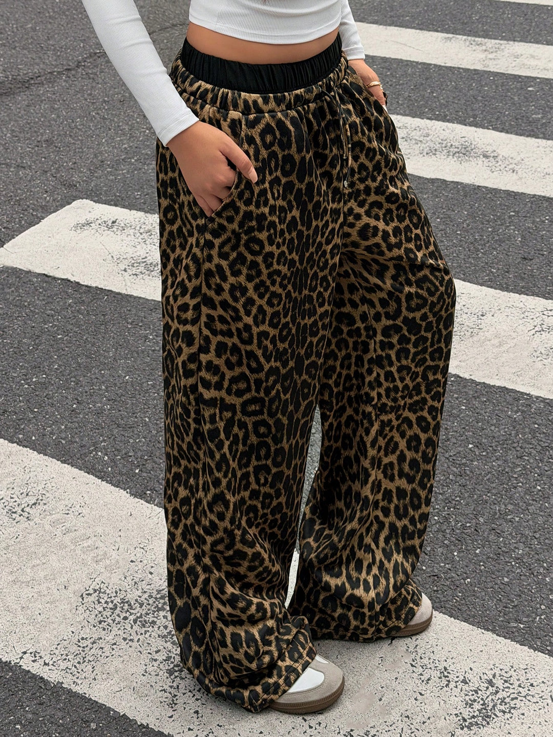 Pantaloni SHEIN, maro