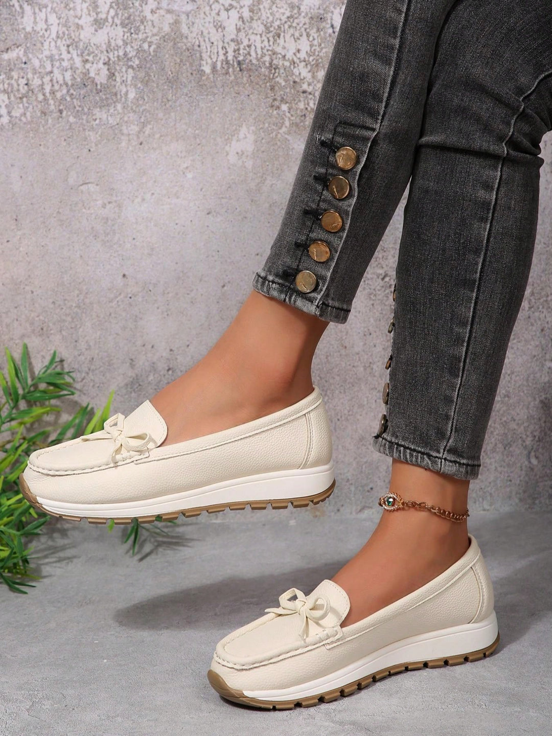 Pantofi SHEIN, crem