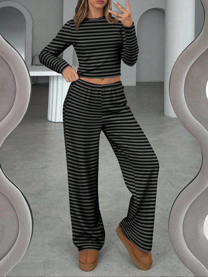 Compleu pijamale SHEIN, mix culori