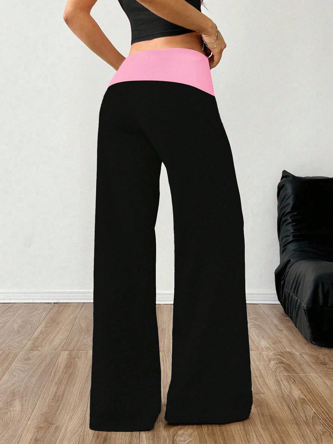 Pantaloni SHEIN, negru
