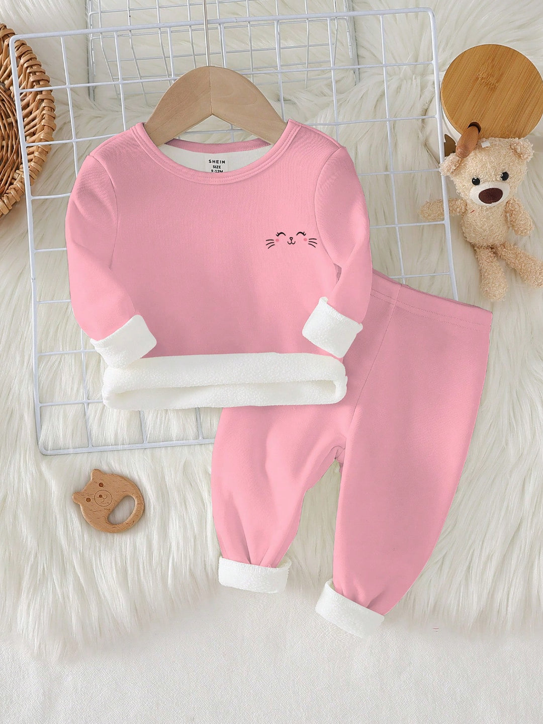 Compleu pijamale Shein, roz