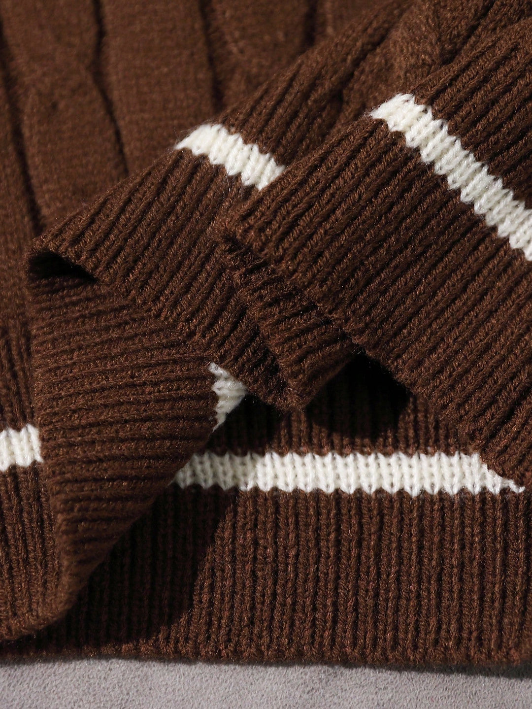 Cardigan SHEIN, maro