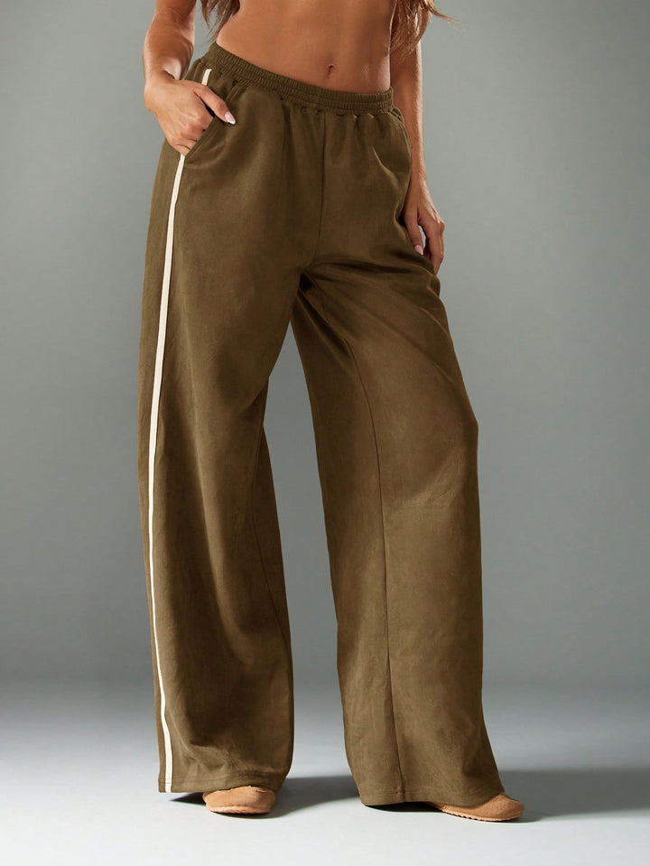 Pantaloni SHEIN, maro