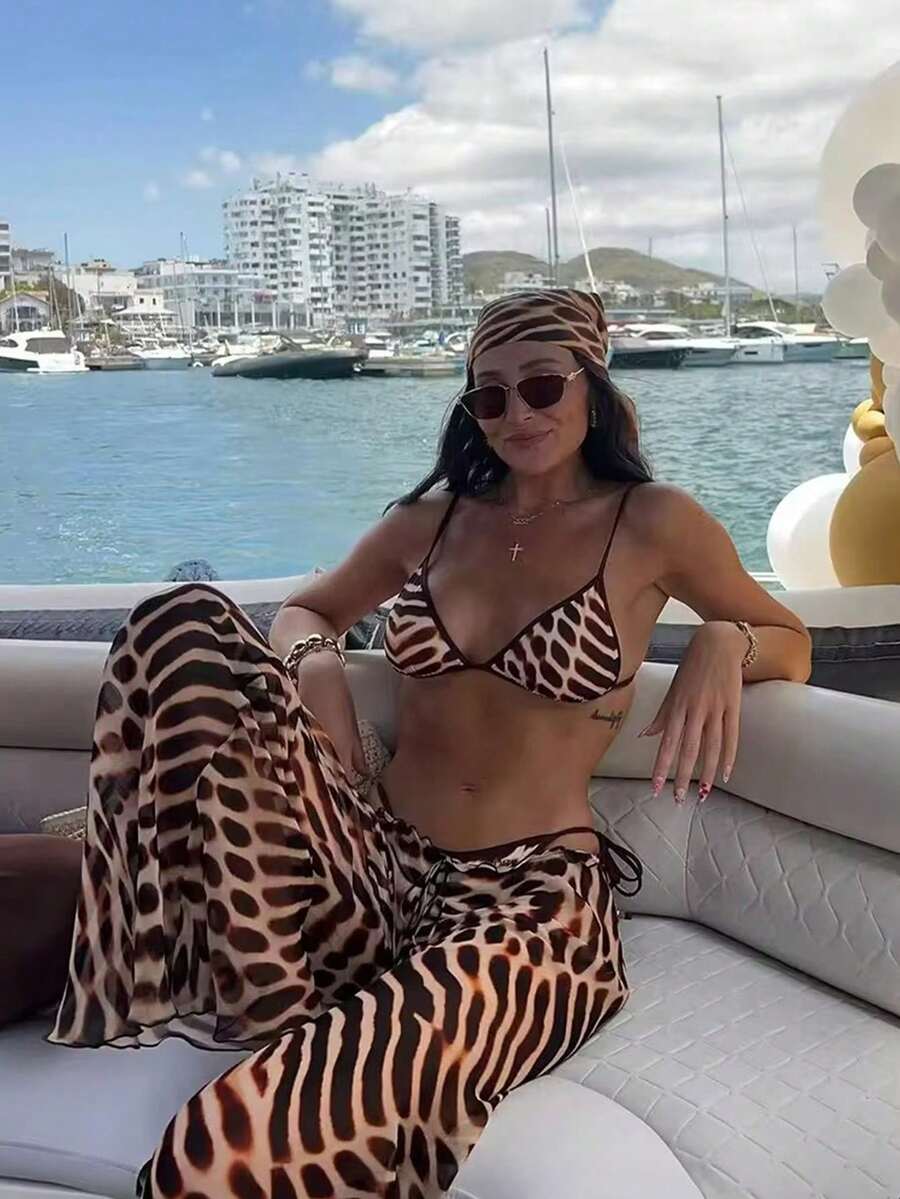 Set costum de baie SHEIN, mix culori
