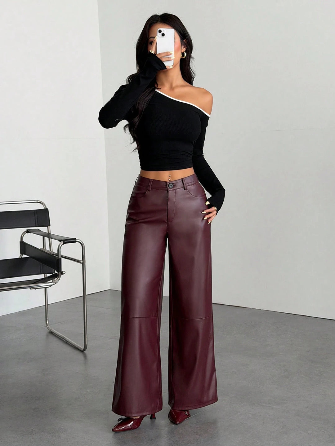 Pantaloni imitație de piele SHEIN, vișiniu