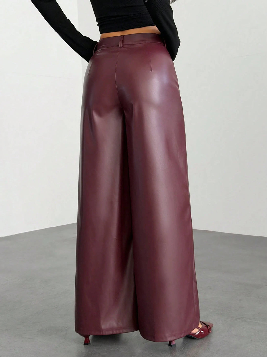 Pantaloni imitație de piele SHEIN, vișiniu