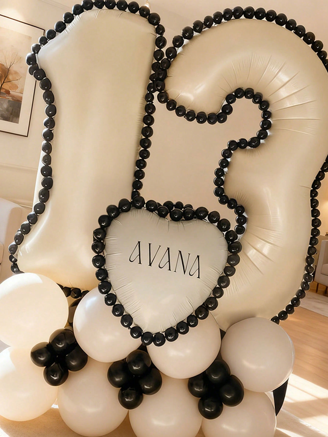 Balon decorativ SHEIN, crem
