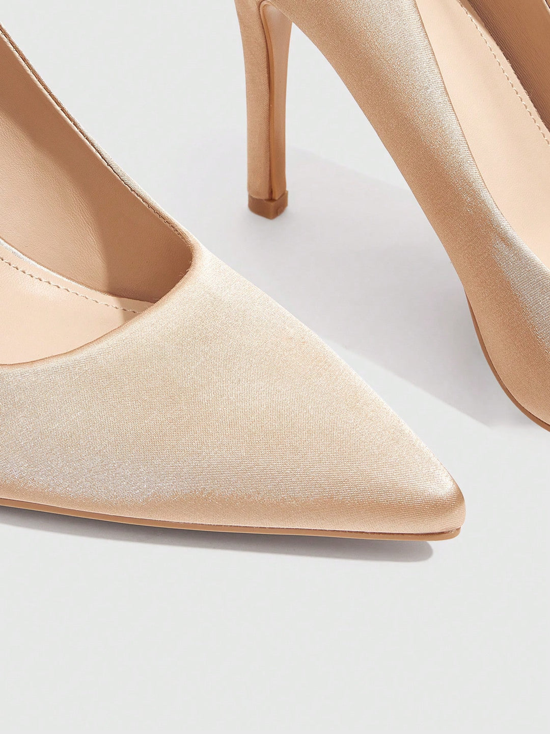Pantofi cu toc SHEIN, auriu