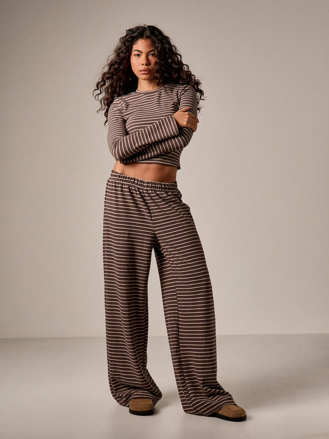 Pantaloni SHEIN, maro