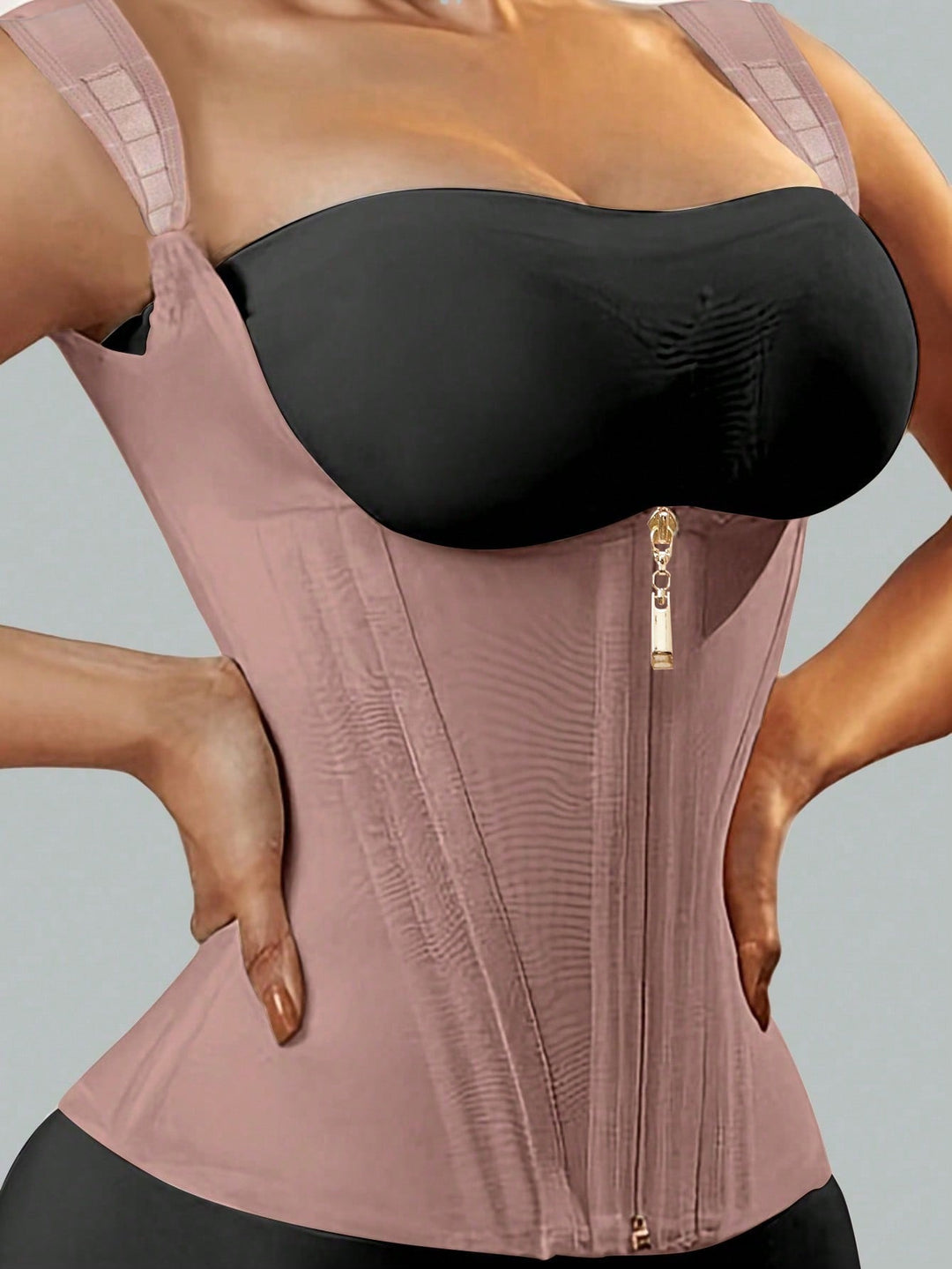 Top modelator SHEIN, mov