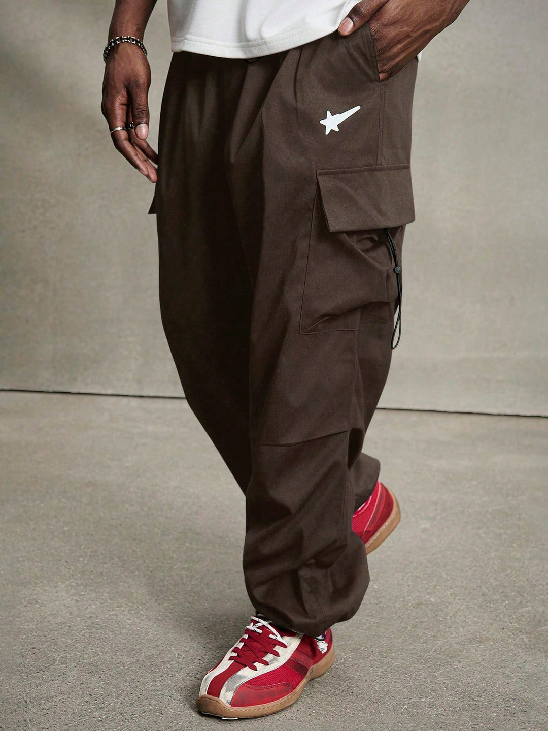 Pantaloni SHEIN, maro