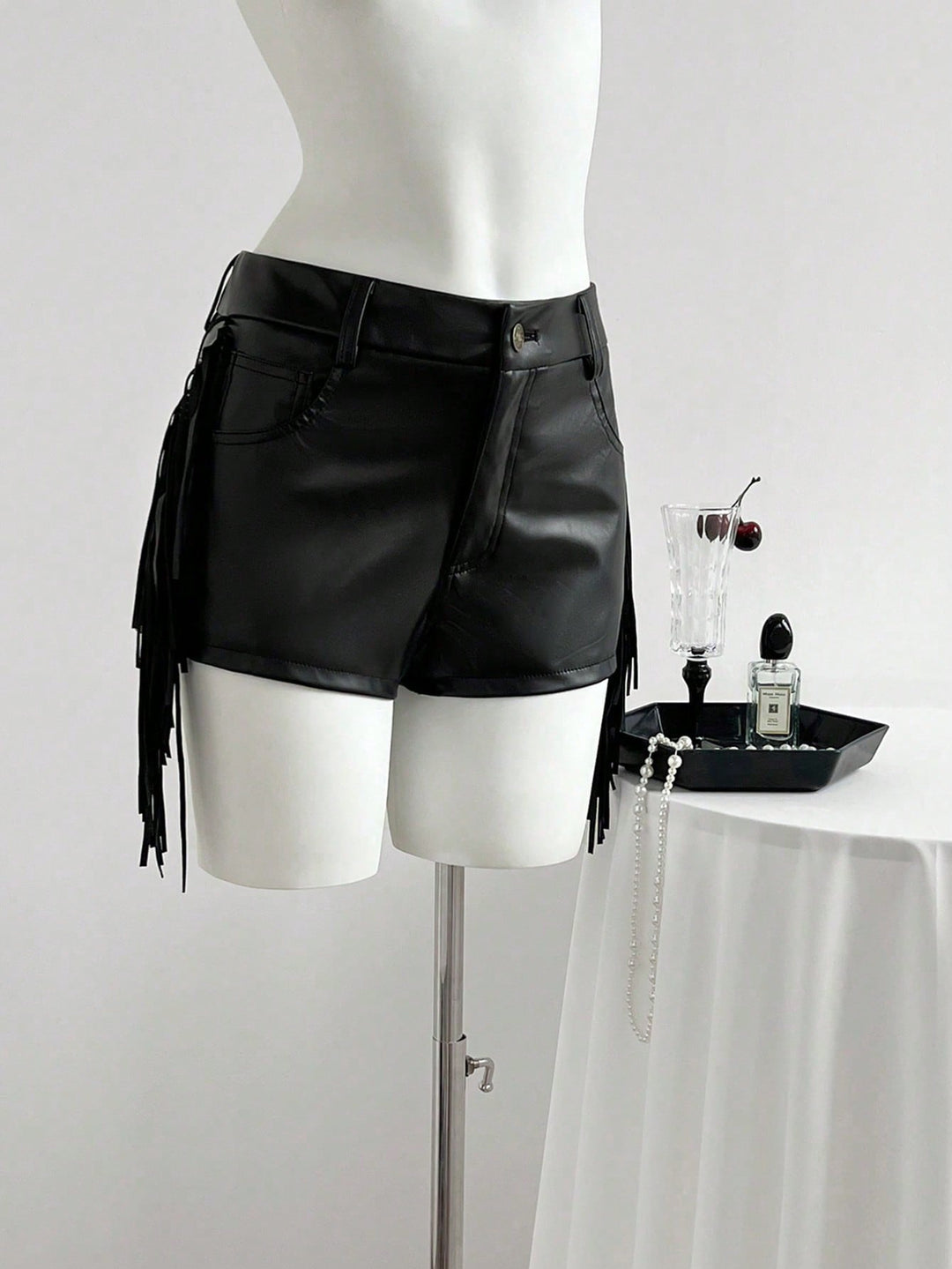 Pantaloni scurți SHEIN, negru