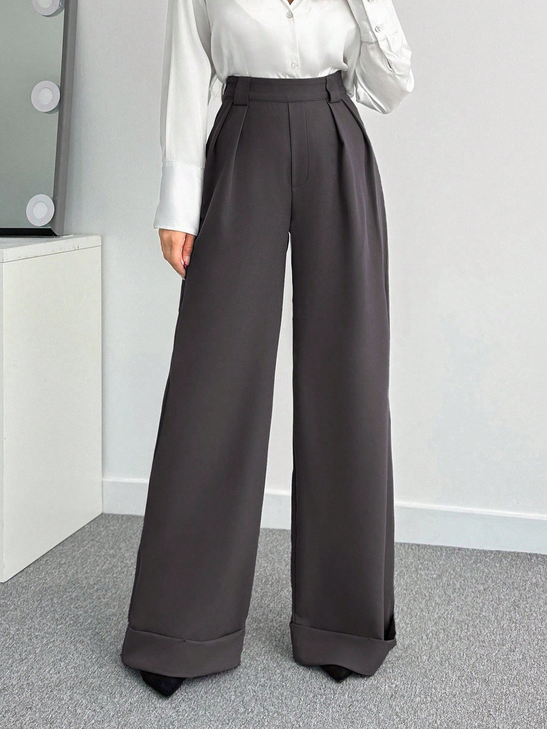 Pantaloni SHEIN, gri