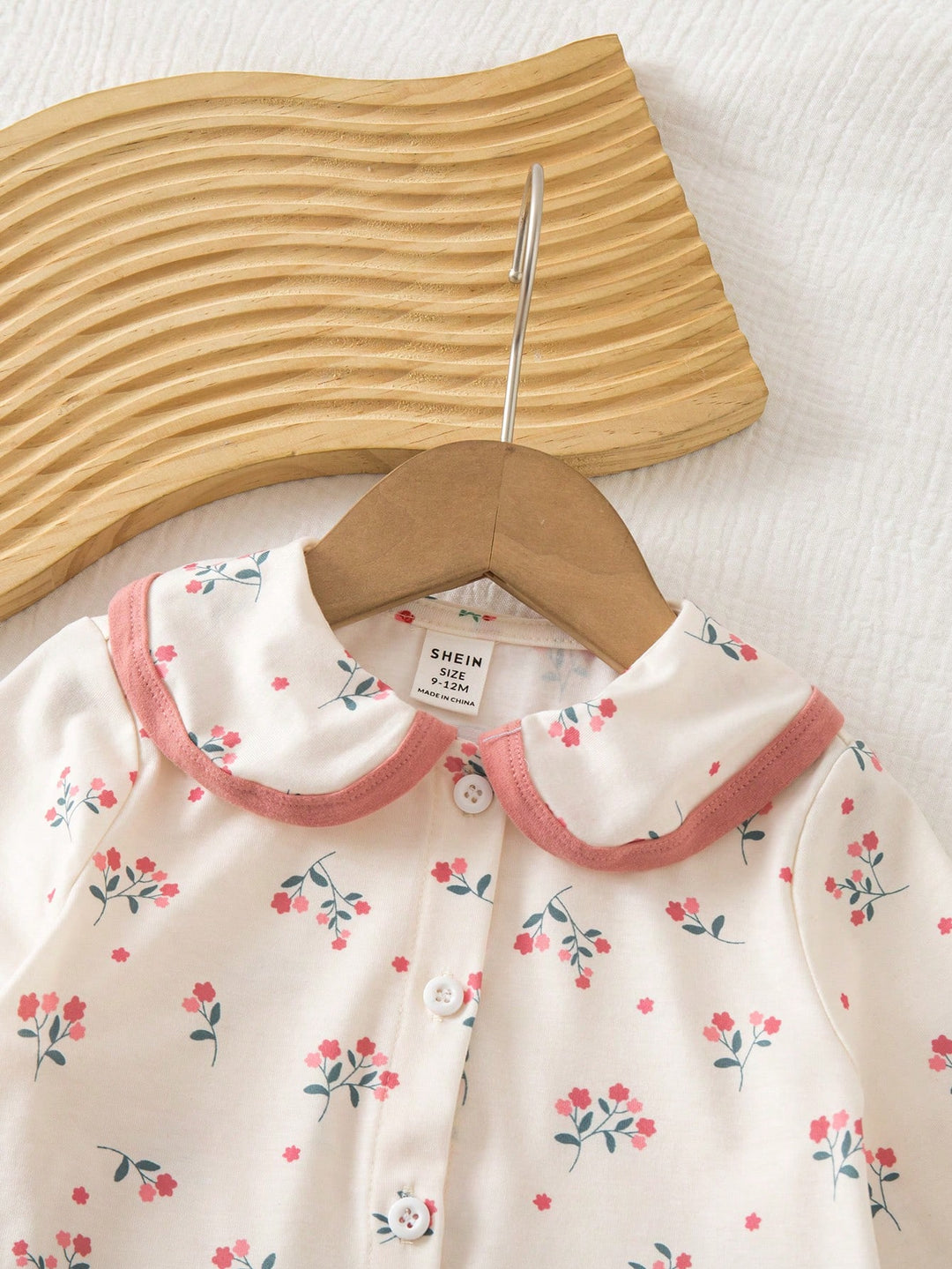 Compleu pijamale SHEIN, crem