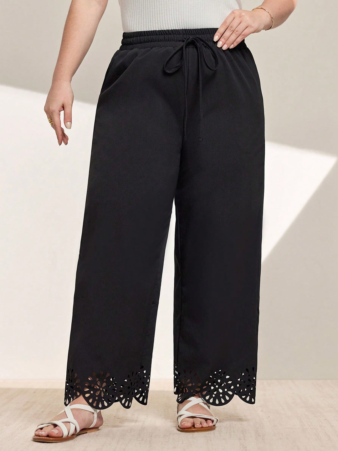 Pantaloni SHEIN, negru