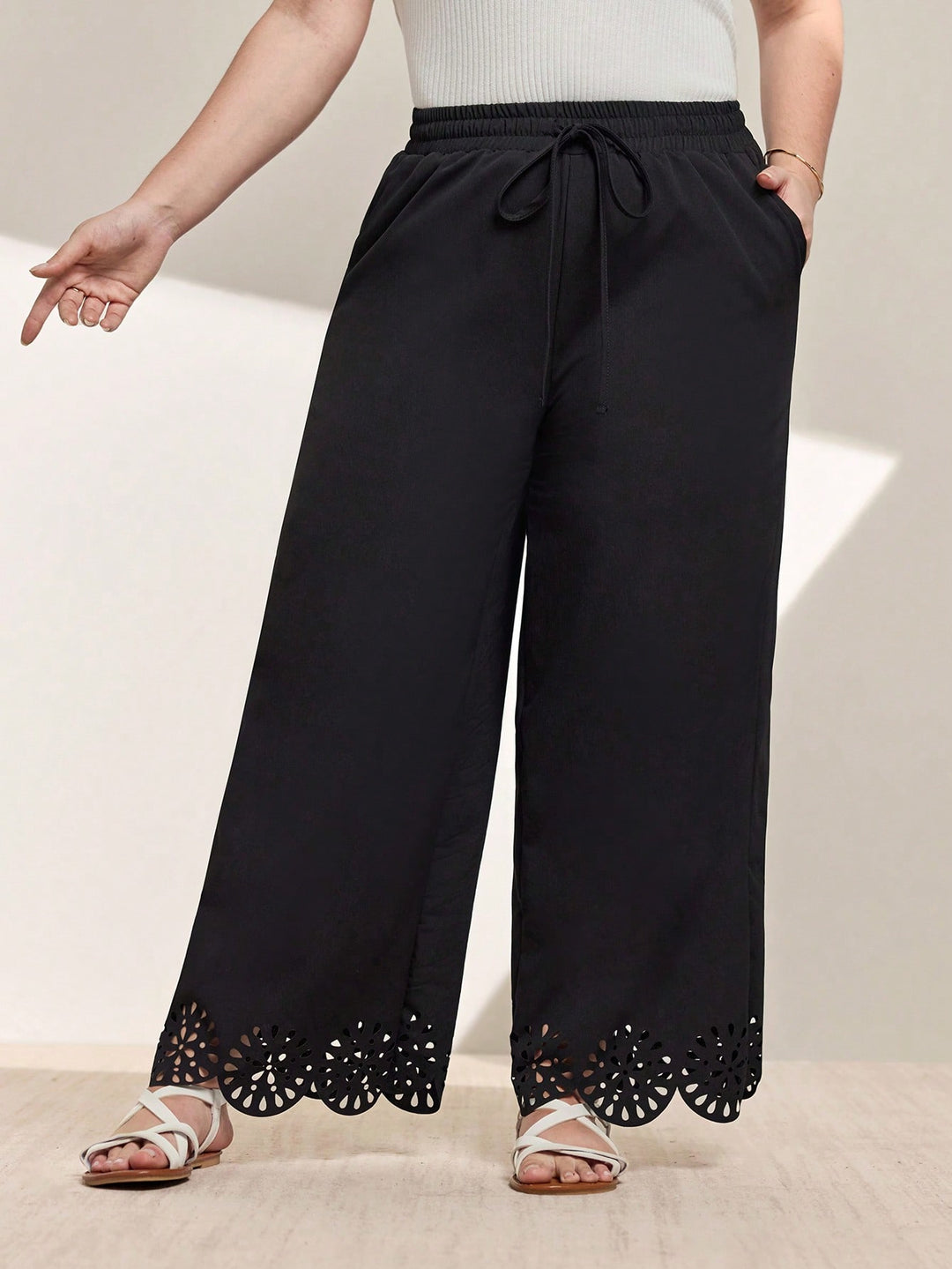 Pantaloni SHEIN, negru