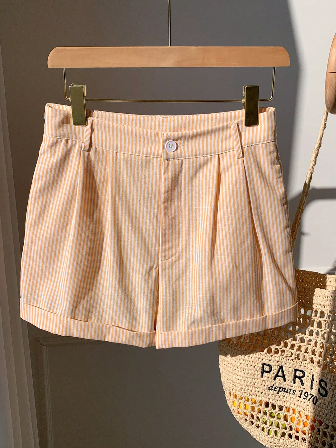Pantaloni scurți SHEIN, galben