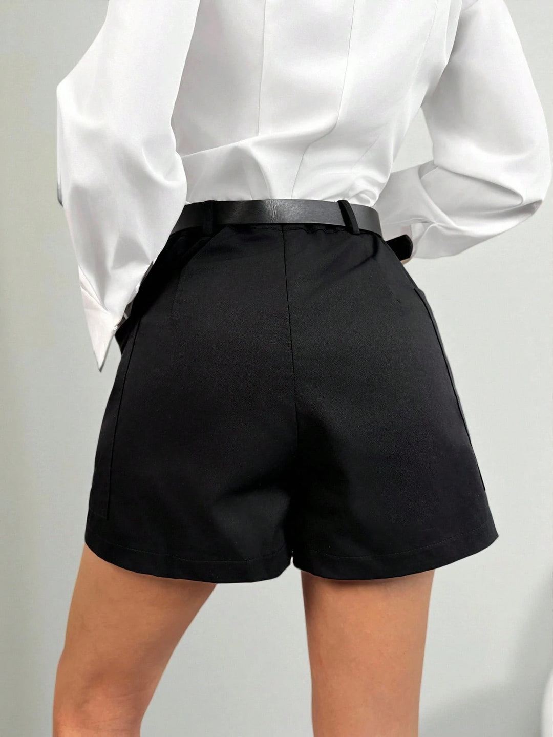 Pantaloni scurți SHEIN, negru