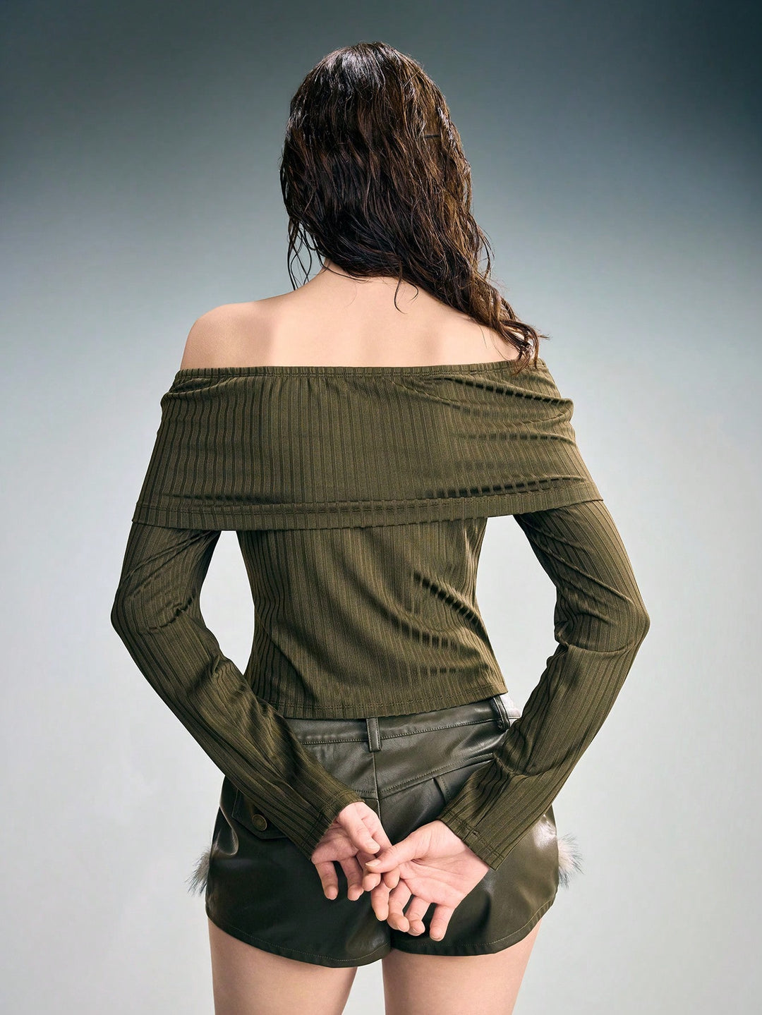 Tricou SHEIN, kaki