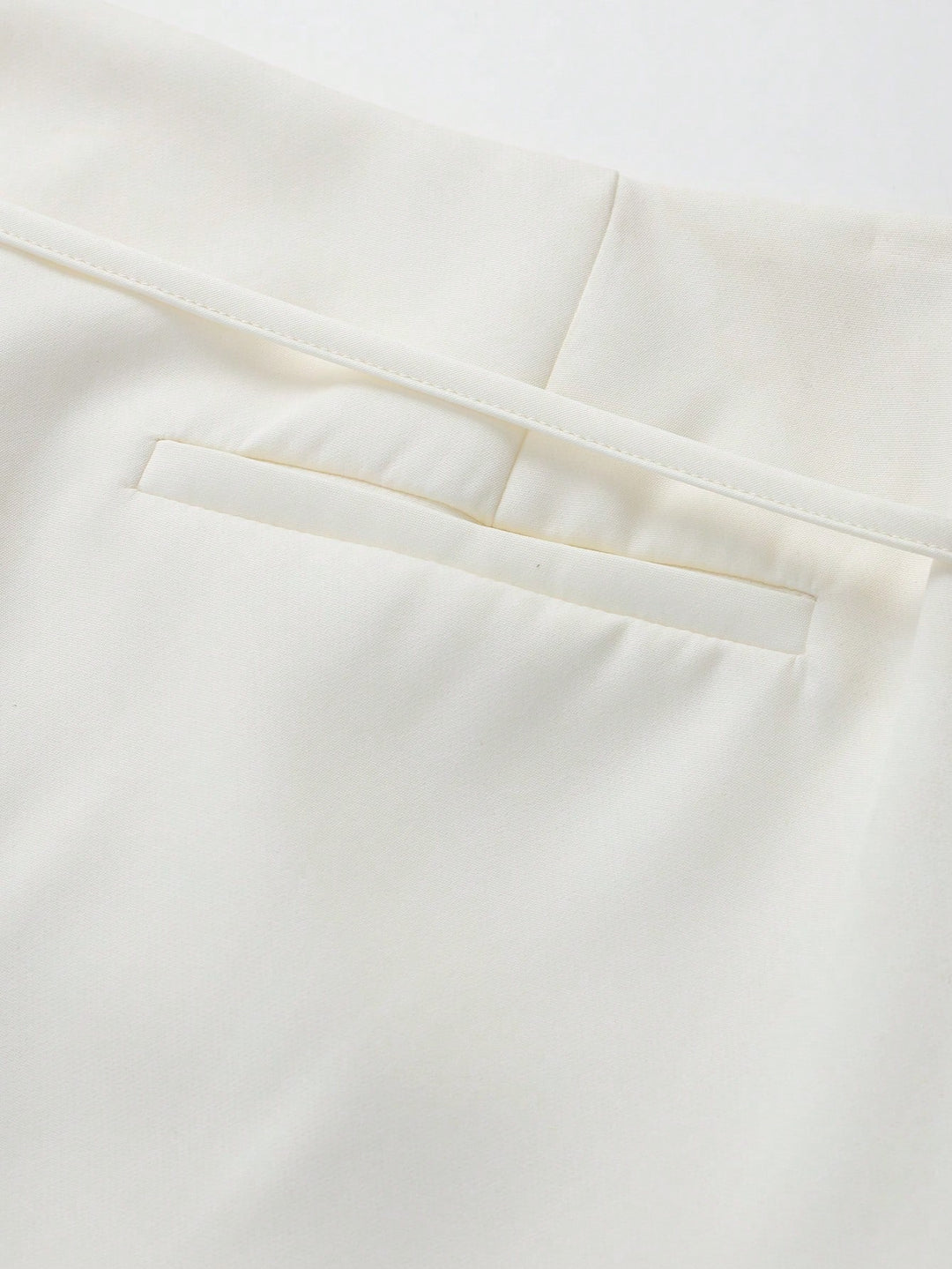 Pantaloni scurți SHEIN, crem