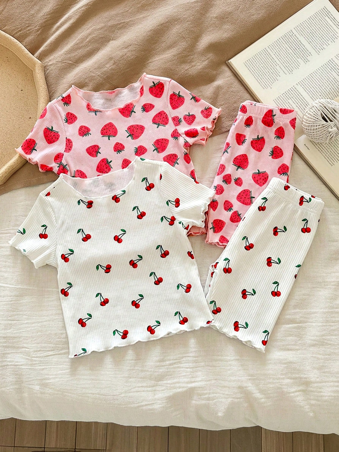 Pijama SHEIN, mix culori