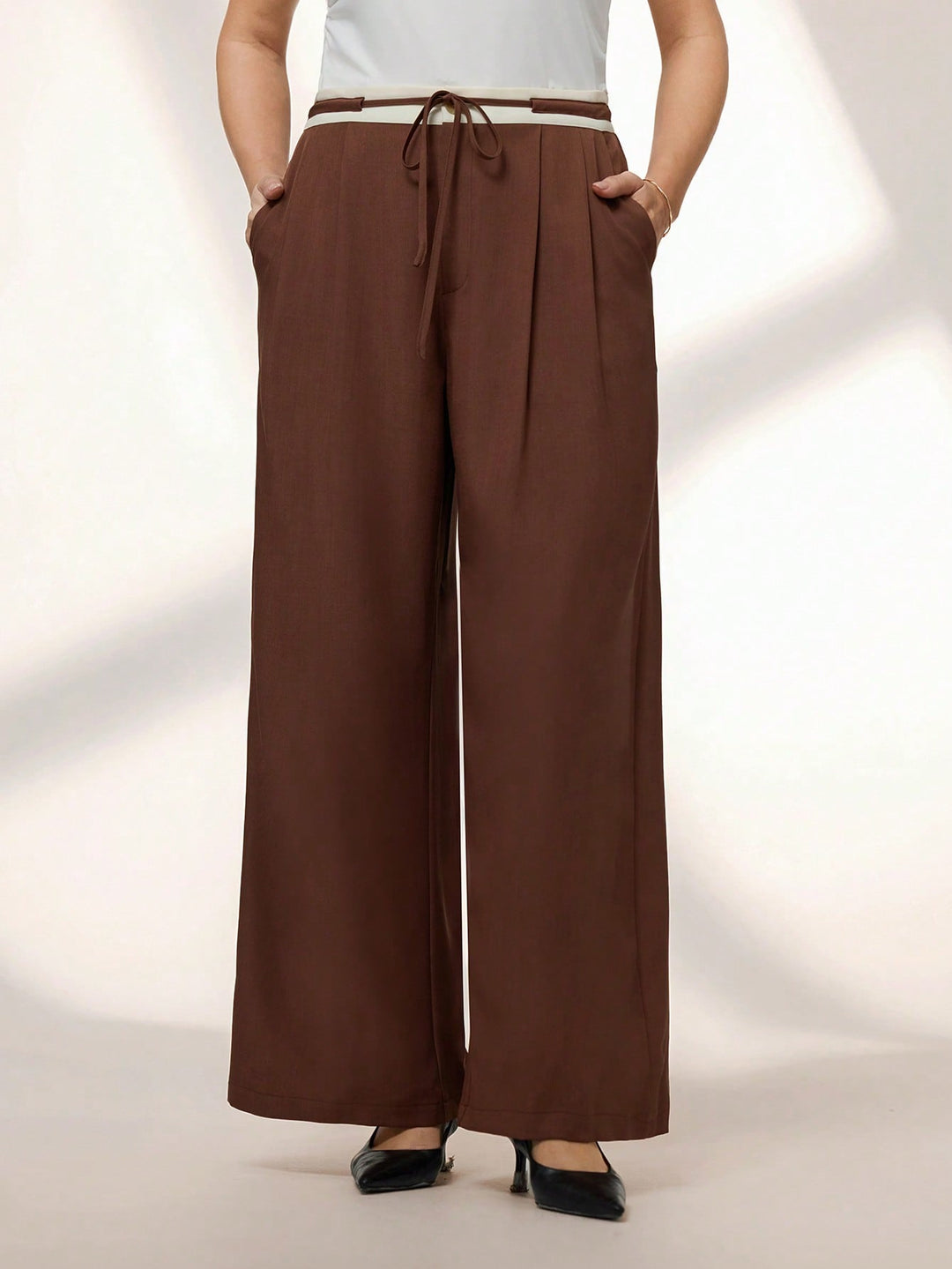 Pantaloni SHEIN, maro