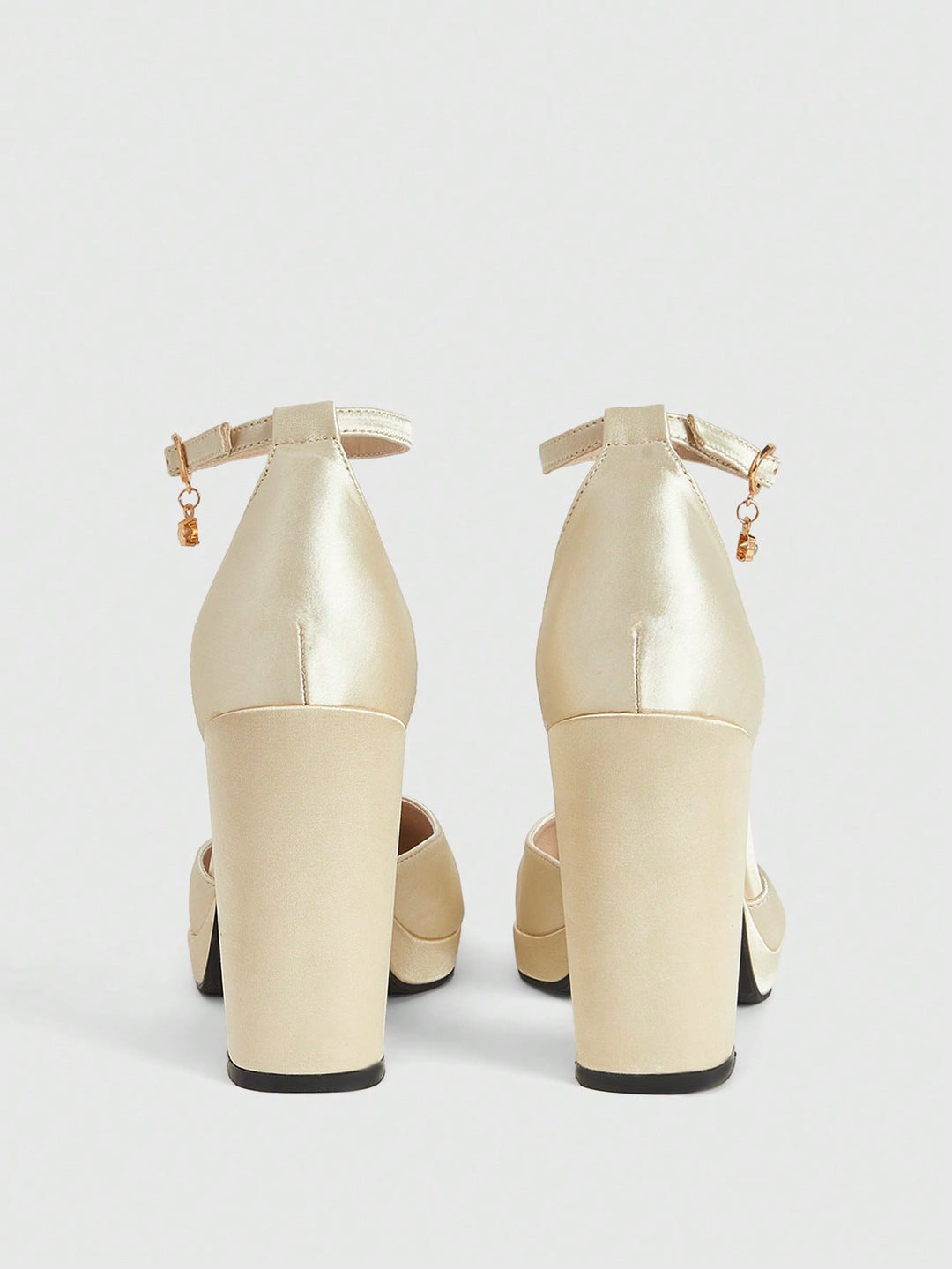 Pantofi cu toc SHEIN, bej