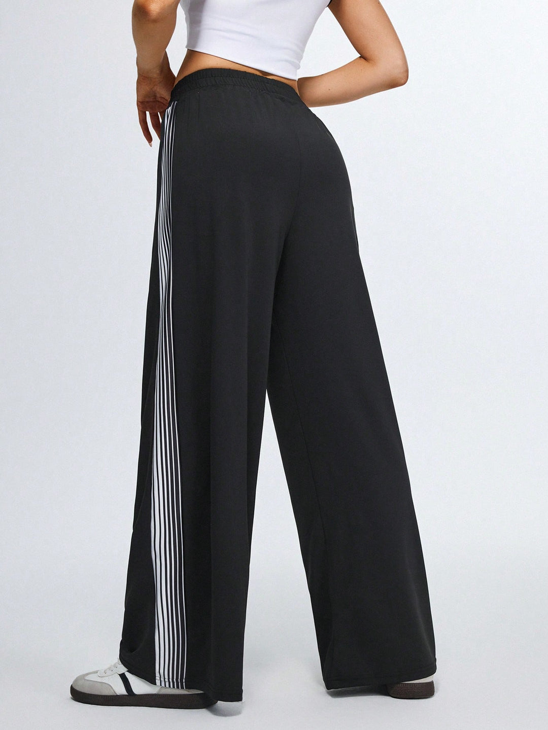 Pantaloni SHEIN, negru