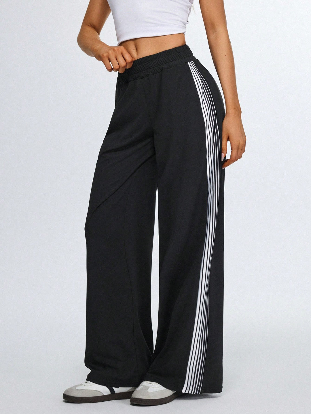 Pantaloni SHEIN, negru