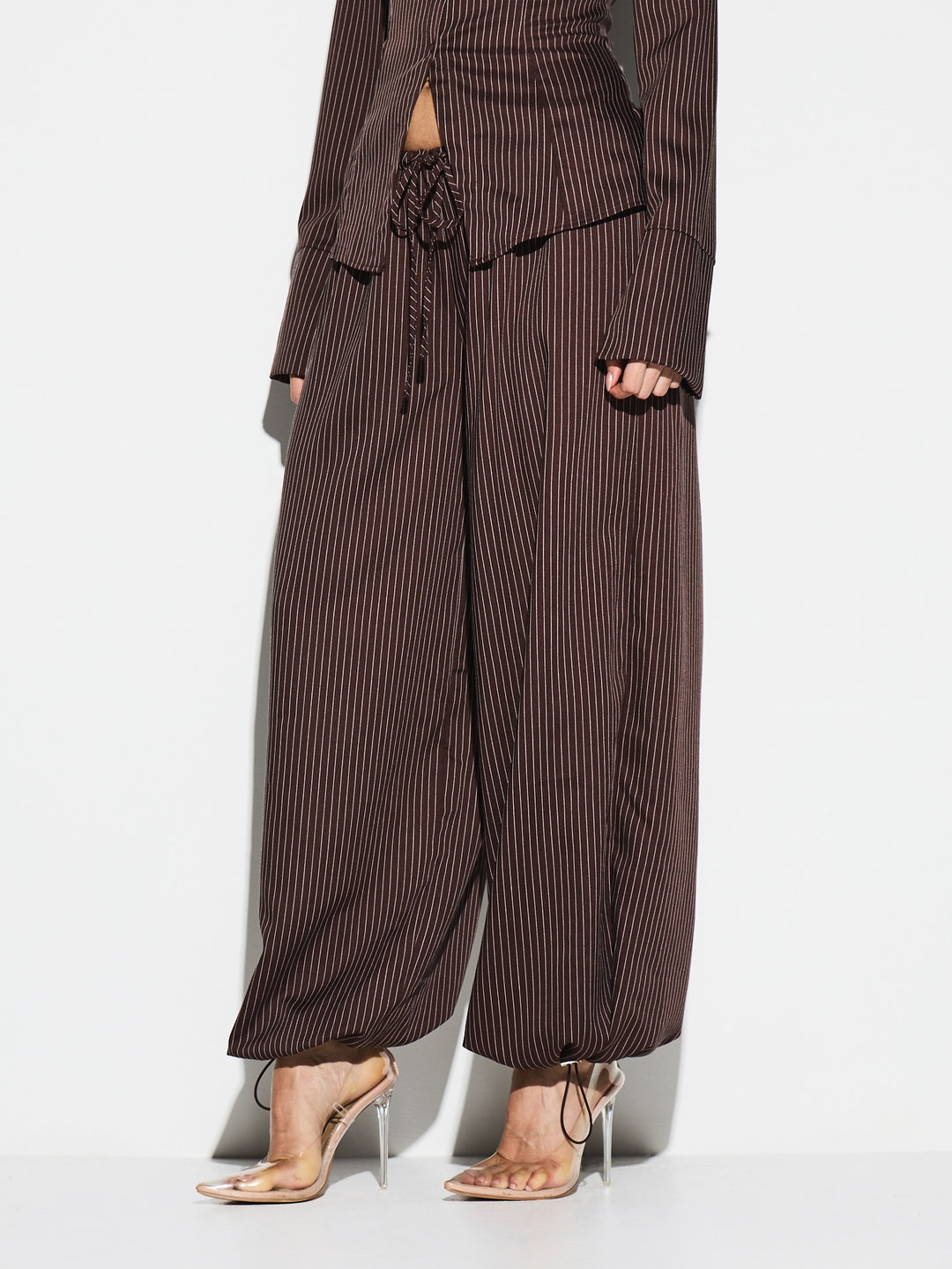 Pantaloni SHEIN, maro
