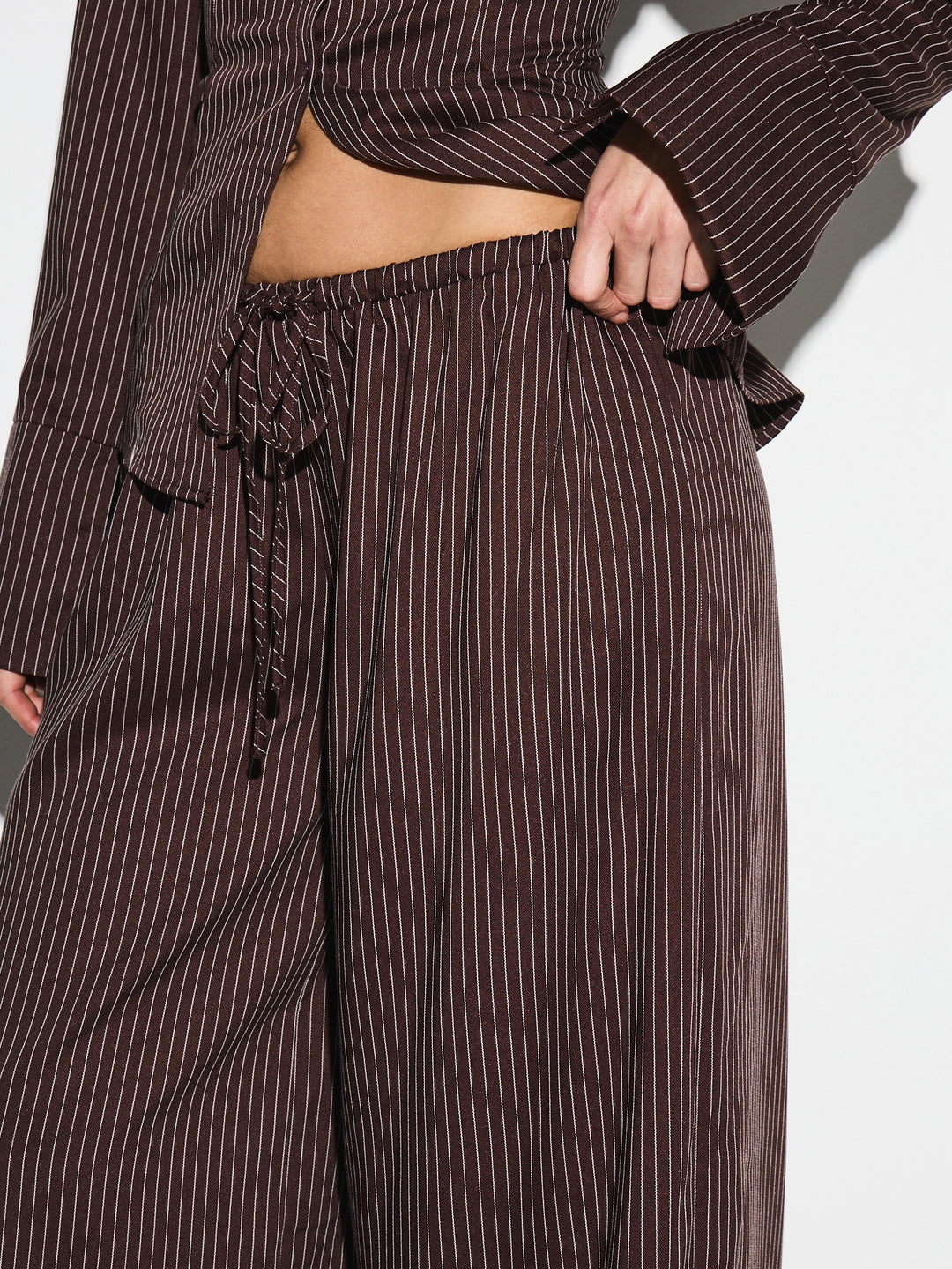 Pantaloni SHEIN, maro
