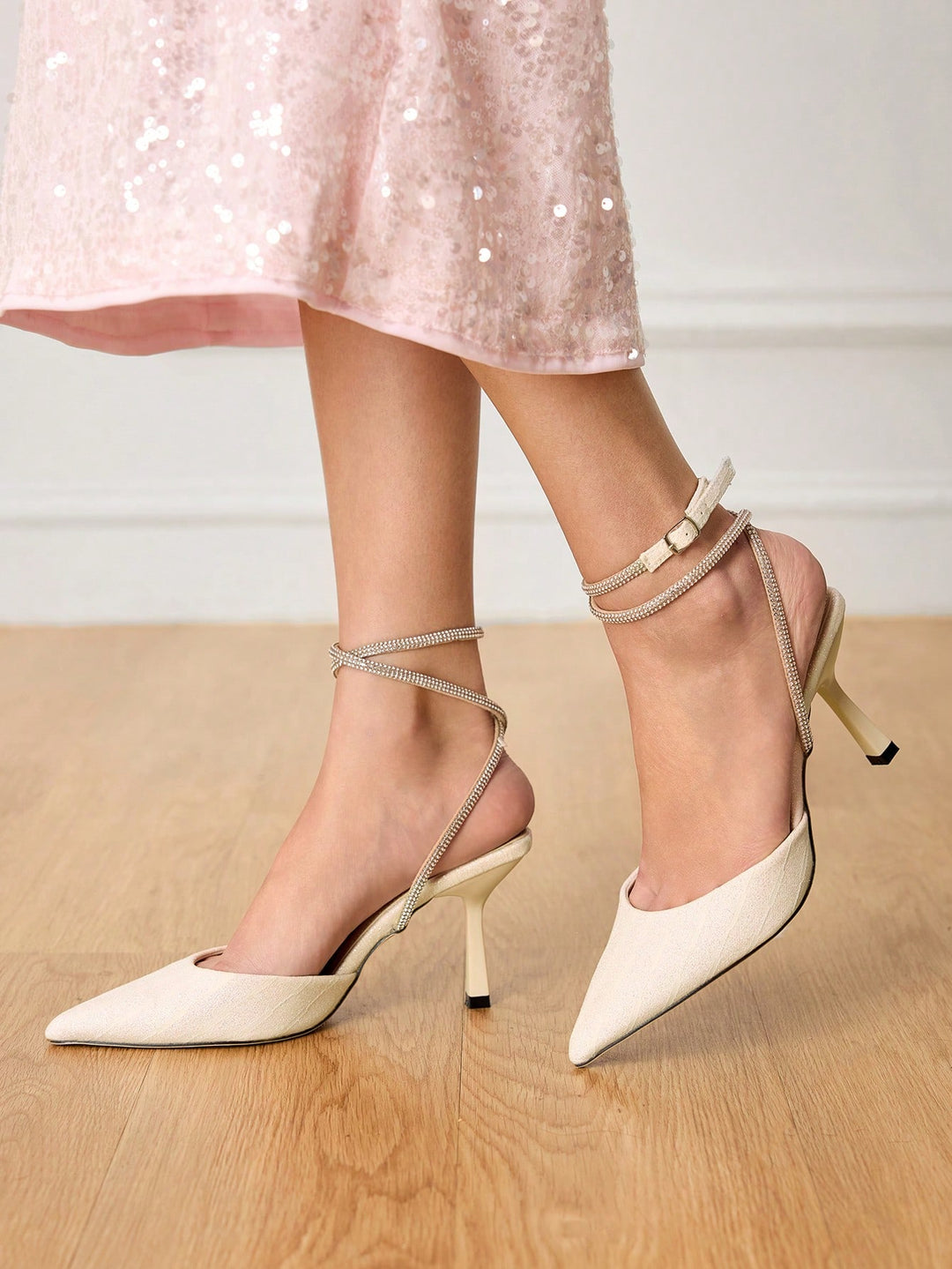 Pantofi cu toc SHEIN, bej