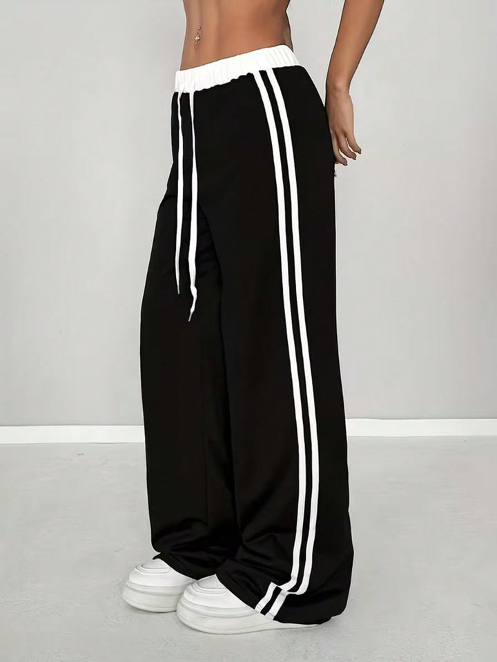 Pantaloni SHEIN, negru