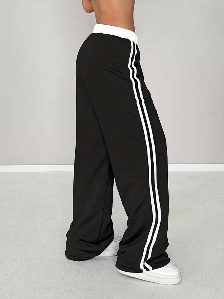 Pantaloni SHEIN, negru